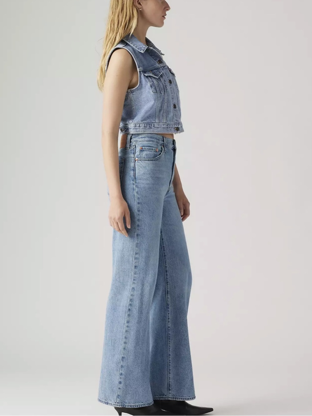 Levi's Ribcage Jeans - Picture 2 of 5